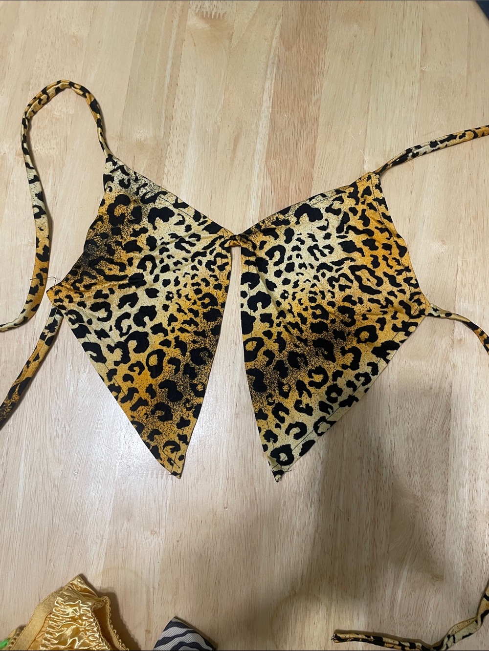 Leopard Print Tie-Front Crop Top - Gold & Black